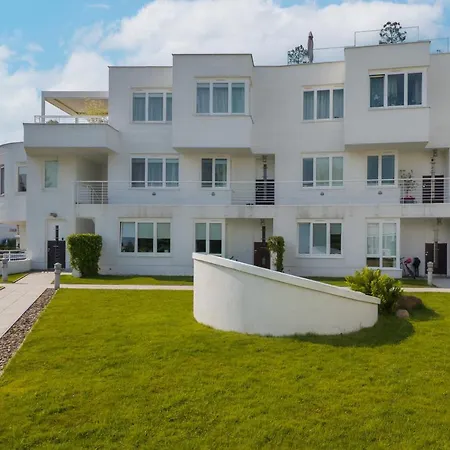 Orlowo Park With Spacious Terrace & Winter Garden By Renters *