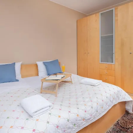 Orlowo Park With Spacious Terrace & Winter Garden By Renters アパート