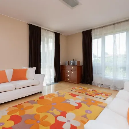 Orlowo Park With Spacious Terrace & Winter Garden By Renters アパート
