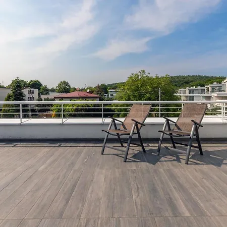 Orlowo Park With Spacious Terrace & Winter Garden By Renters アパート グディニャ