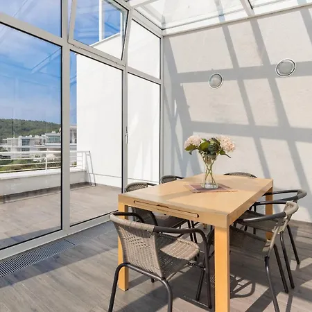 Orlowo Park With Spacious Terrace & Winter Garden By Renters アパート *